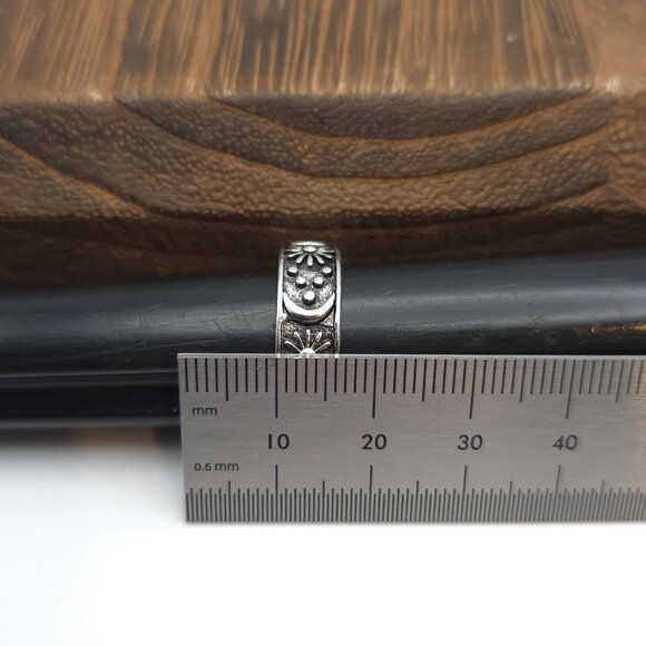 Size 7.5 Silver Tone Moon And Stars Ring A1206 - Picture 5 of 6